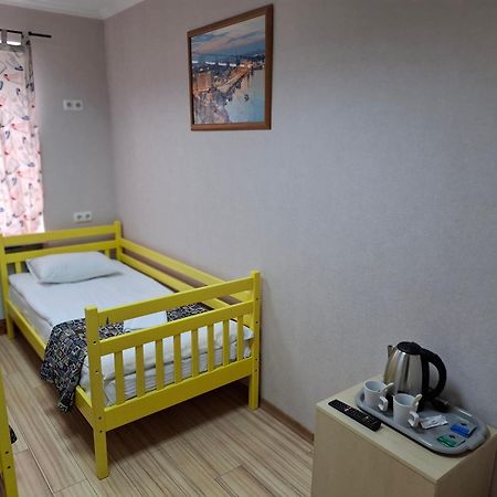 Guest House "Golden Gate 911 " Kiev Exterior foto