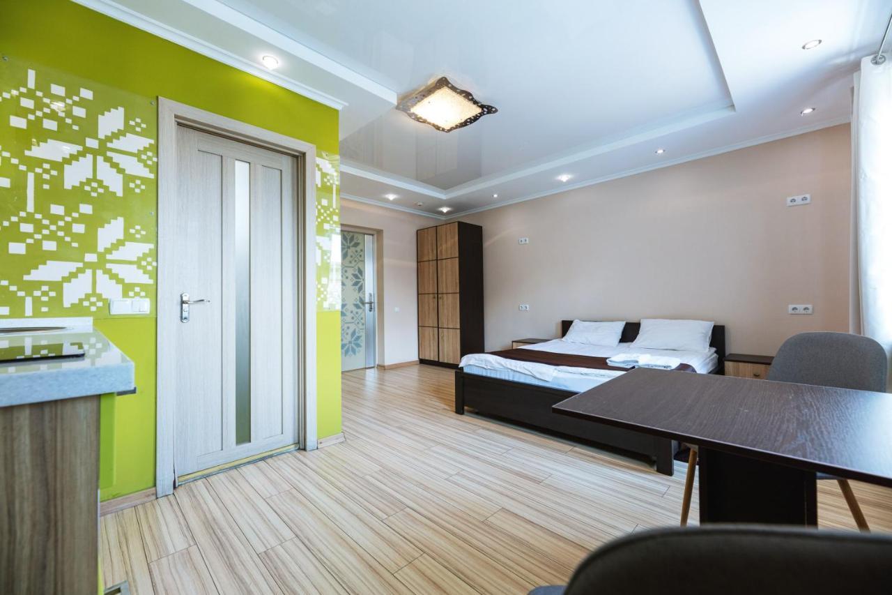 Guest House "Golden Gate 911 " Kiev Exterior foto