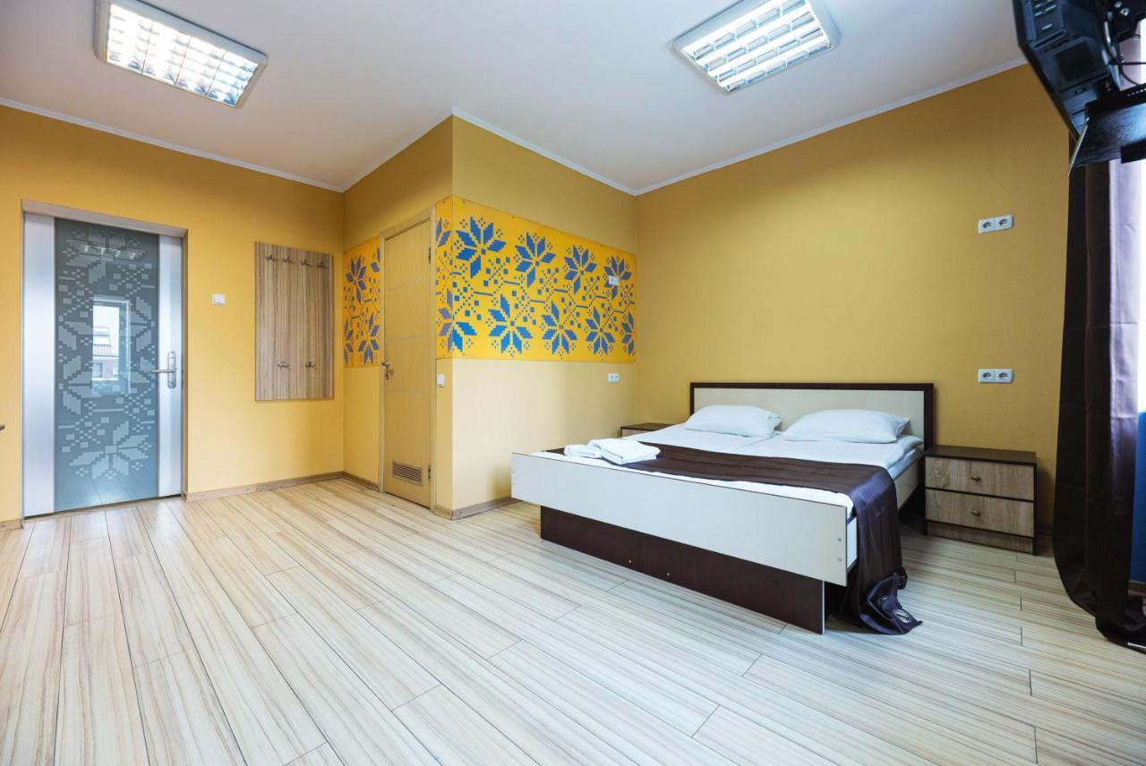 Guest House "Golden Gate 911 " Kiev Exterior foto