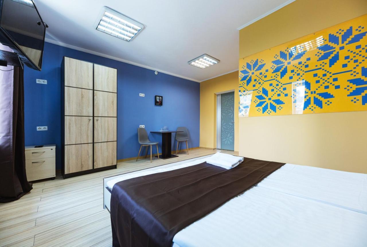 Guest House "Golden Gate 911 " Kiev Exterior foto