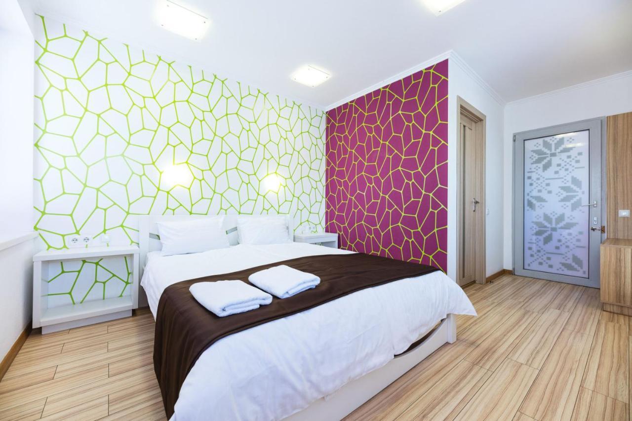 Guest House "Golden Gate 911 " Kiev Exterior foto