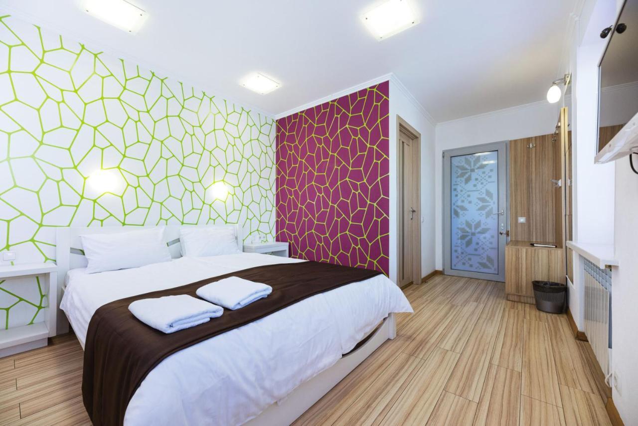 Guest House "Golden Gate 911 " Kiev Exterior foto