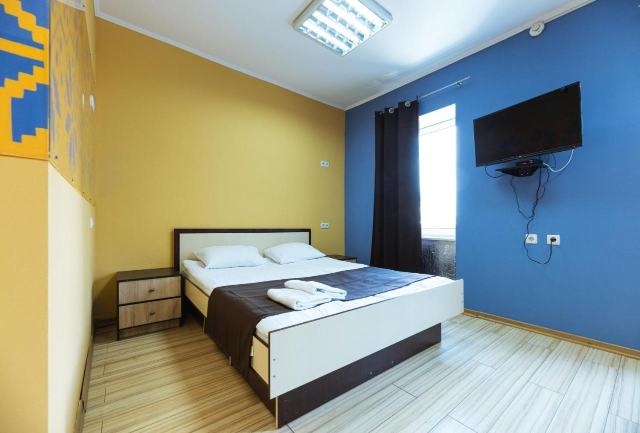 Guest House "Golden Gate 911 " Kiev Exterior foto