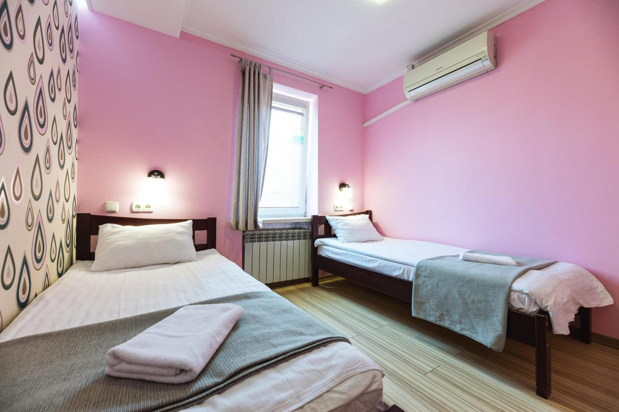 Guest House "Golden Gate 911 " Kiev Exterior foto