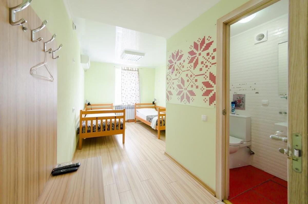 Guest House "Golden Gate 911 " Kiev Exterior foto