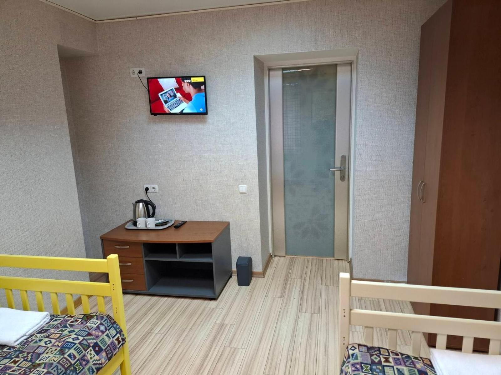 Guest House "Golden Gate 911 " Kiev Exterior foto