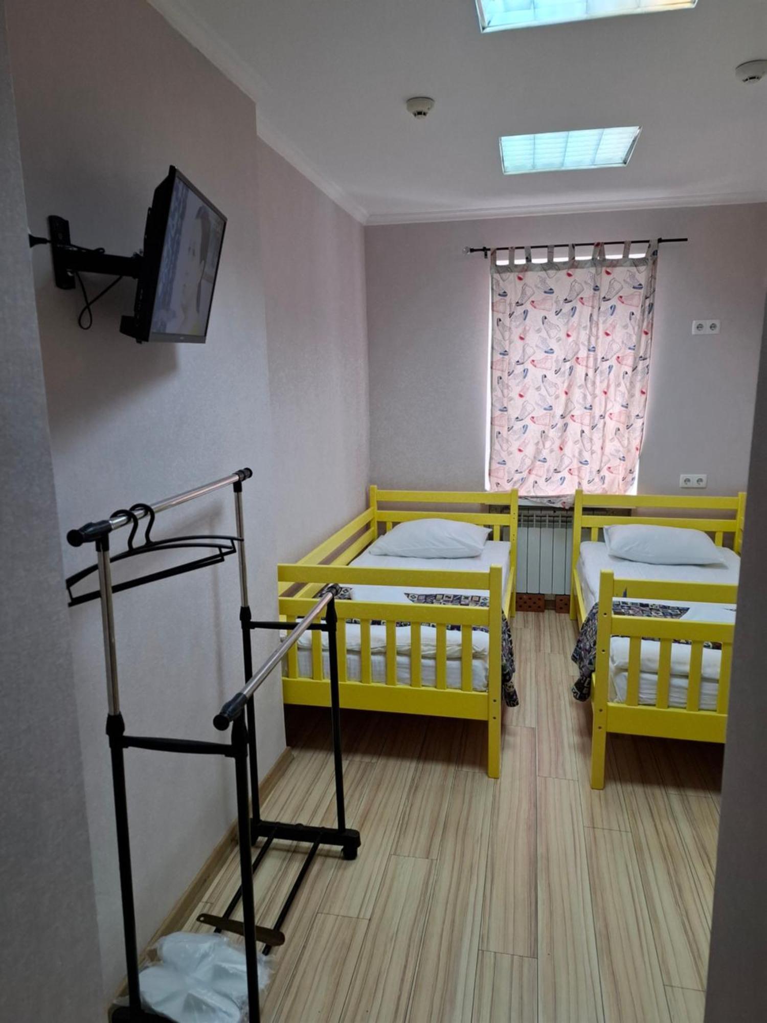 Guest House "Golden Gate 911 " Kiev Exterior foto